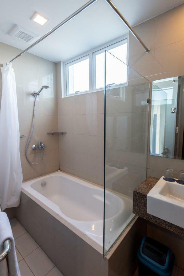C Suites At Mactan Newtown Lapu-Lapu City Szoba fotó